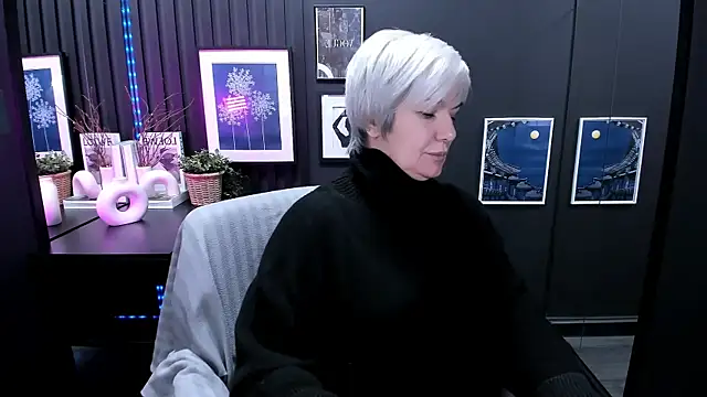 CarmenSoft online show from February 28, 2026, 9:05 pm