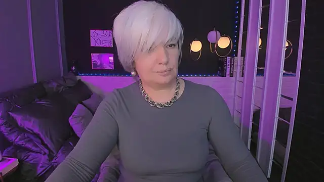 Snapshot of CarmenSoft chatting on May 5, 2026, 9:01 pm CarmenSoft online show from May 5, 2026, 9:01 pm