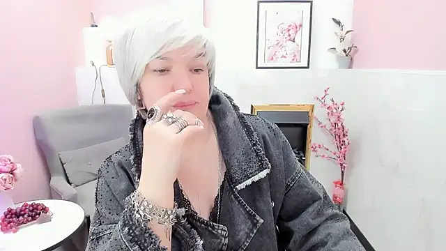 Snapshot of CarmenSoft chatting on May 10, 2026, 9:36 am CarmenSoft online show from May 10, 2026, 9:36 am