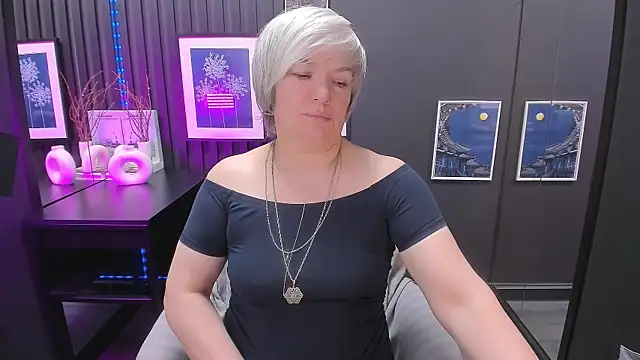 Snapshot of CarmenSoft chatting on May 12, 2026, 8:55 am CarmenSoft online show from May 12, 2026, 8:55 am