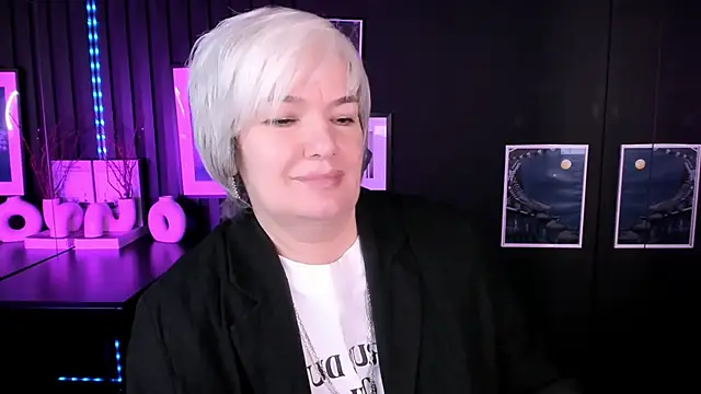 Snapshot of CarmenSoft chatting on May 18, 2026, 9:20 pm CarmenSoft online show from May 18, 2026, 9:20 pm