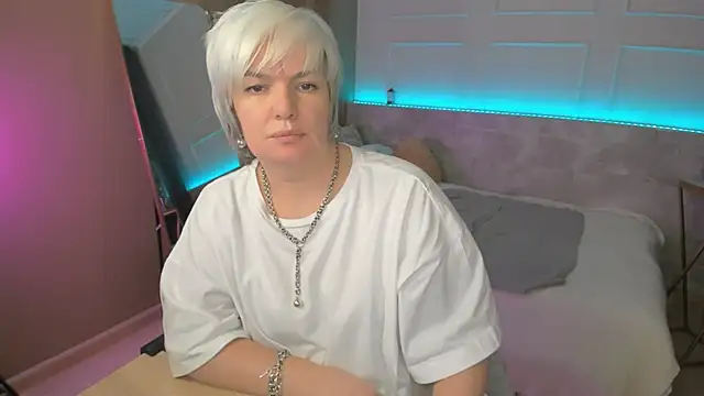 Snapshot of CarmenSoft chatting on June 3, 2026, 9:01 am CarmenSoft online show from June 3, 2026, 9:01 am