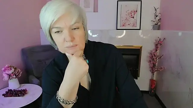 Snapshot of CarmenSoft chatting on June 8, 2026, 1:28 am CarmenSoft online show from June 8, 2026, 1:28 am