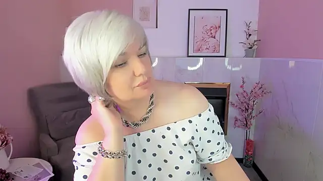 Snapshot of CarmenSoft chatting on June 23, 2026, 8:56 am CarmenSoft online show from June 23, 2026, 8:56 am