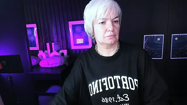Snapshot of CarmenSoft chatting on July 24, 2026, 5:11 pm CarmenSoft online show from July 24, 2026, 5:11 pm