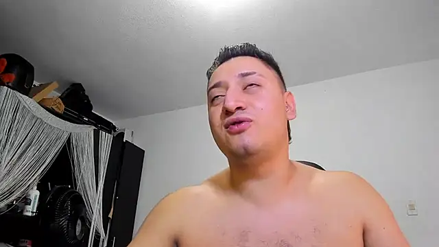 Snapshot of ares_sexxx chatting on July 11, 2026, 8:33 pm ares sexxx online show from July 11, 2026, 8:33 pm