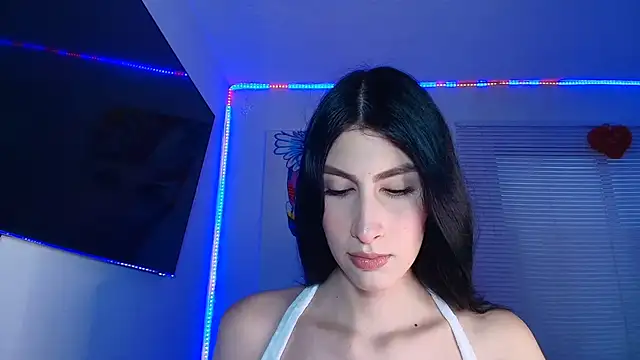 valeria gonzales  online show from December 2, 2025, 9:32 pm