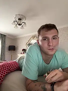 Snapshot of Oliver18k chatting on March 21, 2026, 12:43 pm Oliver18k online show from March 21, 2026, 12:43 pm