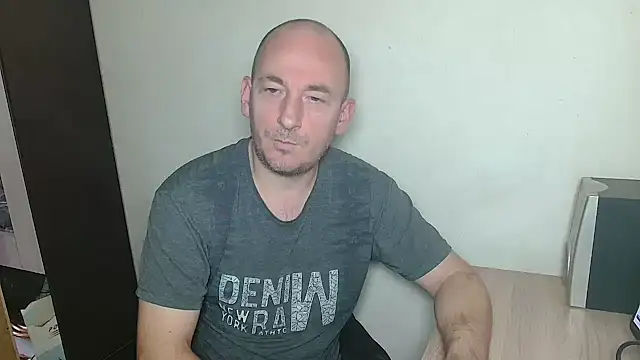 Johan   Barker online show from December 21, 2025, 11:39 am