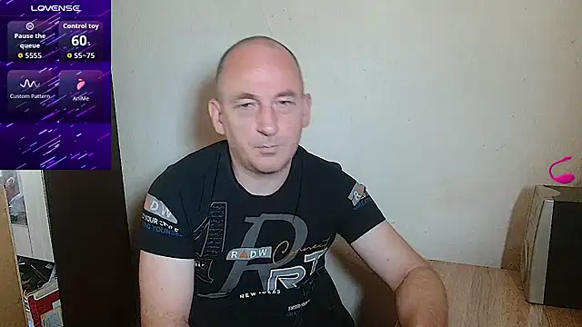 Snapshot of Johan___Barker chatting on June 16, 2026, 9:56 am Johan Barker online show from June 16, 2026, 9:56 am