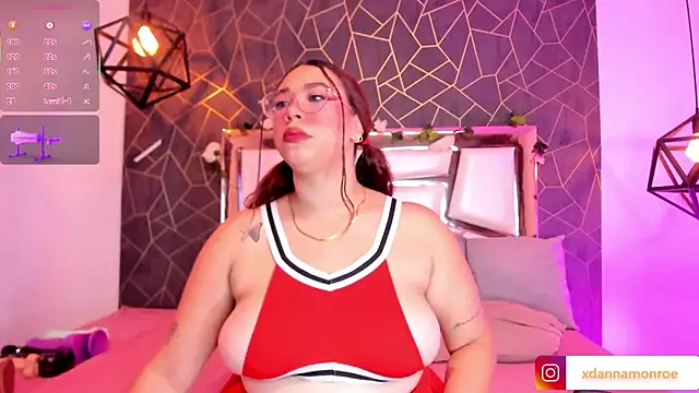 Snapshot of DanniaMonroee chatting on September 16, 2025, 1:06 am DanniaMonroee online show from September 16, 2025, 1:06 am