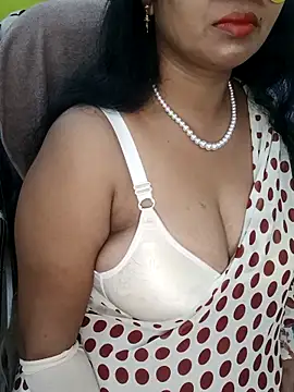 Snapshot of Anushka_21 chatting on October 12, 2025, 7:24 pm Anushka 21 online show from October 12, 2025, 7:24 pm