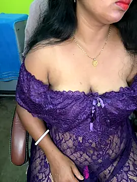 Snapshot of Anushka_21 chatting on November 6, 2025, 8:37 am Anushka 21 online show from November 6, 2025, 8:37 am