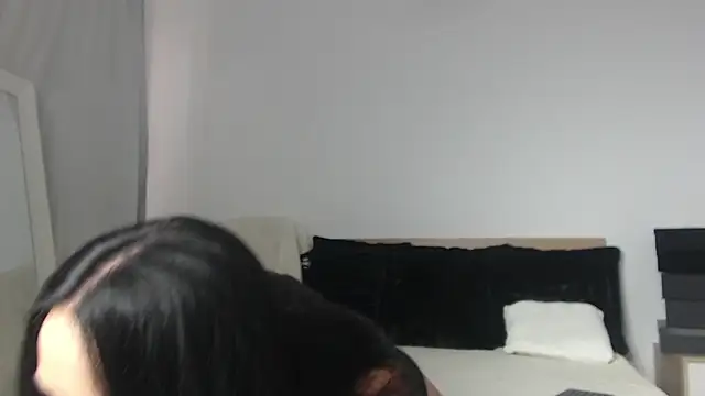 Layla23a online show from June 19, 2026, 9:24 am