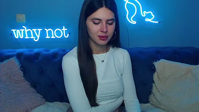 ViollinaLove online show from September 29, 2025, 4:50 am