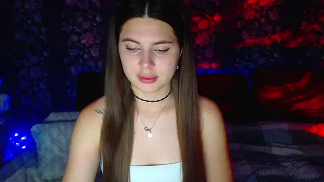 ViollinaLove online show from May 26, 2026, 7:43 pm