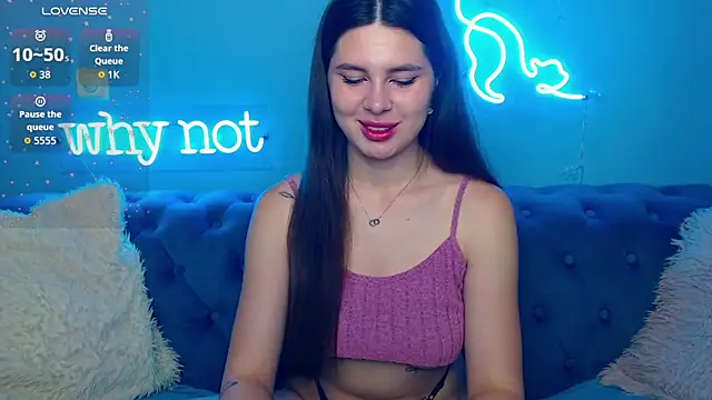 ViollinaLove online show from June 5, 2026, 4:52 am