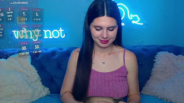 ViollinaLove online show from June 5, 2026, 6:52 am