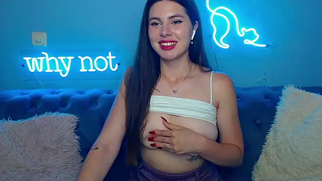 ViollinaLove online show from June 21, 2026, 4:48 am