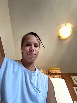 Snapshot of AaliyahHarris chatting on October 5, 2025, 1:20 pm AaliyahHarris online show from October 5, 2025, 1:20 pm