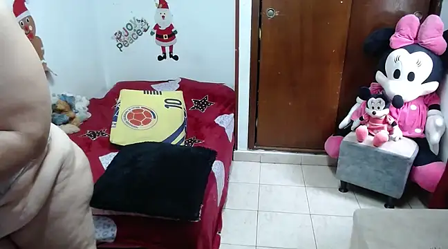 Snapshot of Britney-22 chatting on December 22, 2024, 8:25 pm Britney-22 online show from December 22, 2024, 8:25 pm