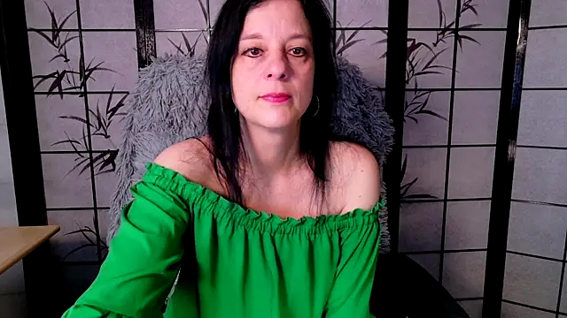 Snapshot of _Sweetlonglips_ chatting on June 14, 2026, 7:32 am Sweetlonglips online show from June 14, 2026, 7:32 am