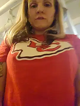 MaddisonX online show from December 22, 2025, 12:24 pm