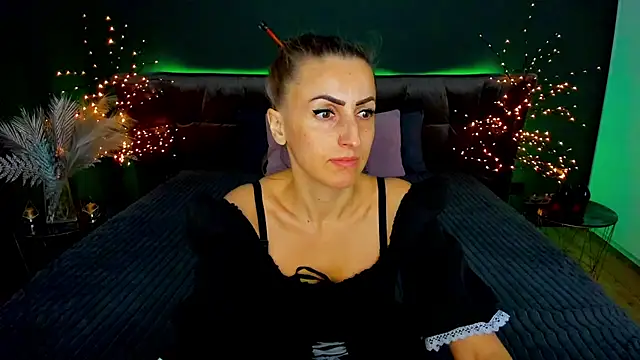 Rebecca Diamond online show from October 2, 2025, 5:14 am