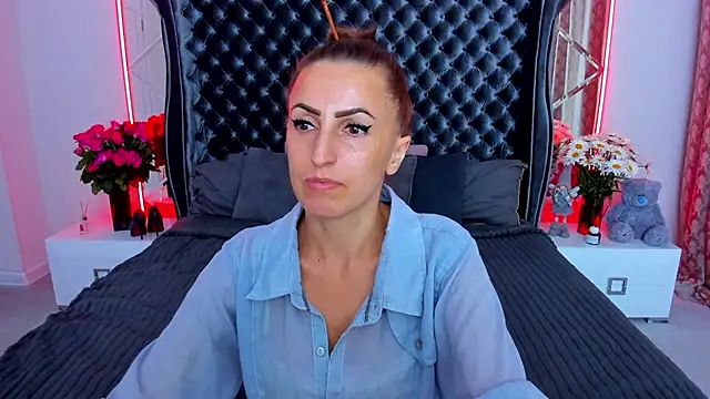 Rebecca Diamond online show from June 28, 2026, 5:57 am