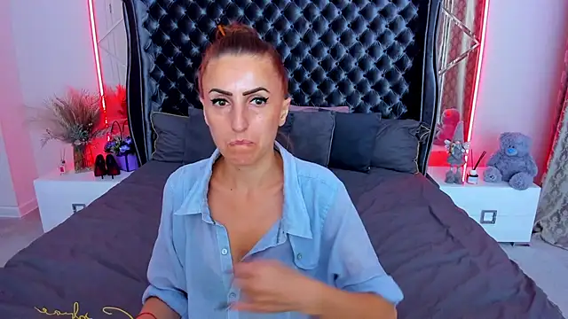 Rebecca Diamond online show from July 1, 2026, 6:04 am