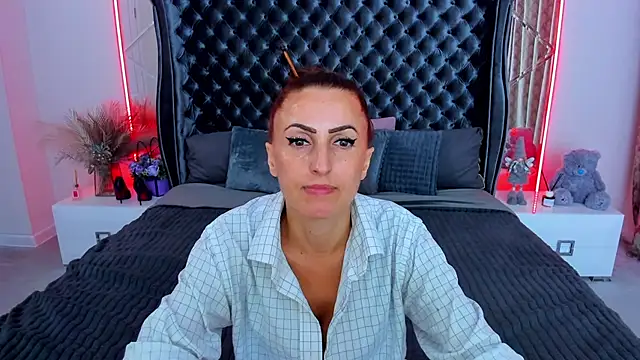 Rebecca Diamond online show from July 10, 2026, 11:57 am