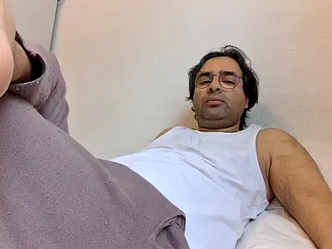 Snapshot of Azad64 chatting on January 10, 2025, 12:36 pm Azad64 online show from January 10, 2025, 12:36 pm