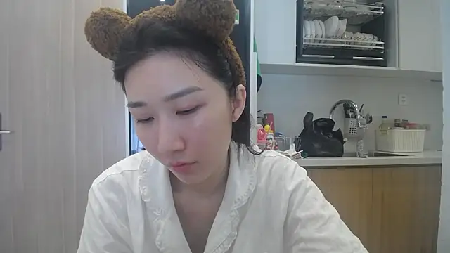 Snapshot of Asiagirll chatting on June 15, 2026, 2:47 am Asiagirll online show from June 15, 2026, 2:47 am