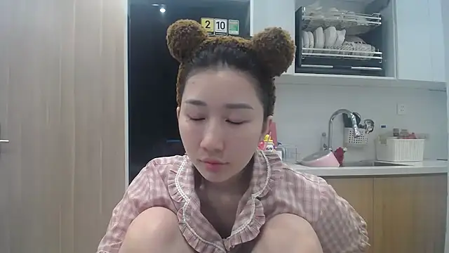 Snapshot of Asiagirll chatting on June 15, 2026, 2:52 pm Asiagirll online show from June 15, 2026, 2:52 pm