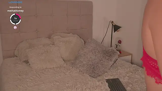 Snapshot of AbellaCroft chatting on January 17, 2025, 4:26 pm AbellaCroft online show from January 17, 2025, 4:26 pm