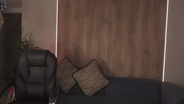 Snapshot of AbellaCroft chatting on November 29, 2025, 1:25 pm AbellaCroft online show from November 29, 2025, 1:25 pm