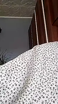 Rolandxxxr online show from March 10, 2025, 1:32 pm