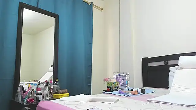 mara2020 69 online show from September 11, 2025, 1:44 pm