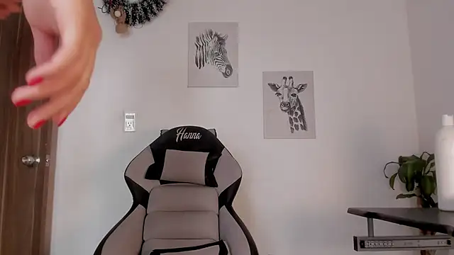 Hanna Risso online show from December 5, 2025, 5:20 pm