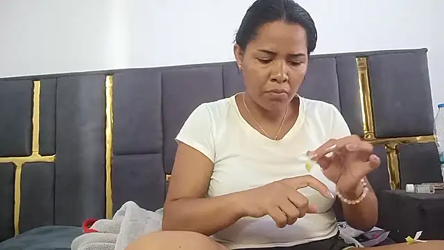 aleixane online show from November 14, 2025, 5:28 am