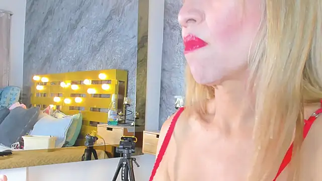 elena mature online show from February 22, 2025, 7:14 pm