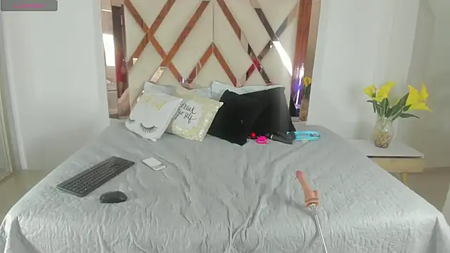 elena mature online show from March 4, 2026, 7:42 pm