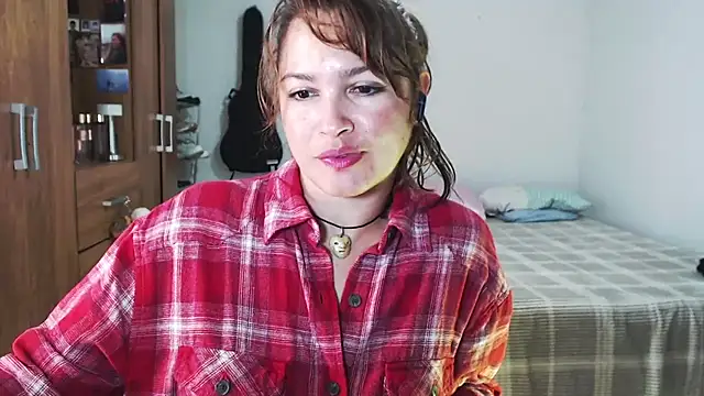 solamatista11 online show from February 26, 2026, 8:08 pm