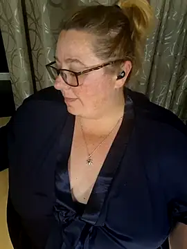 Iceprincess2bad4u online show from February 3, 2026, 6:13 pm