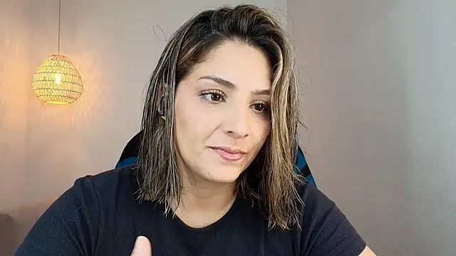 Snapshot of YummyAnna_ chatting on July 17, 2026, 8:03 pm YummyAnna online show from July 17, 2026, 8:03 pm