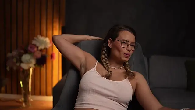 BrandyWhite online show from October 23, 2025, 4:34 am