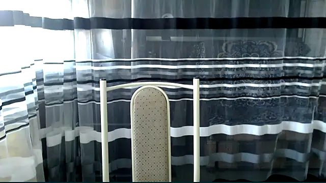 Snapshot of cold_lollipop chatting on October 17, 2025, 6:05 am cold lollipop online show from October 17, 2025, 6:05 am