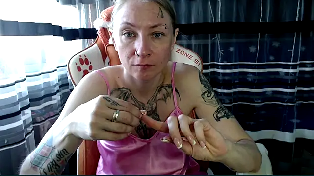 cold lollipop online show from June 14, 2026, 7:21 am
