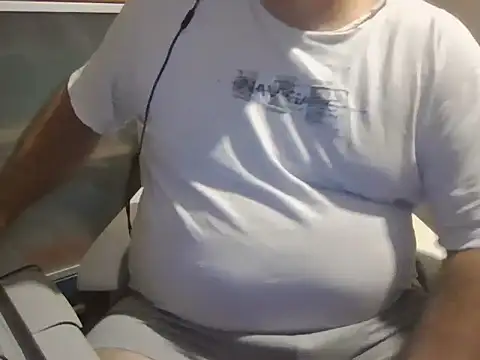 Snapshot of iron_boy80 chatting on November 13, 2025, 11:58 pm iron boy80 online show from November 13, 2025, 11:58 pm