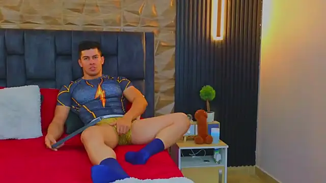 Snapshot of FelipeAndMarcello3 chatting on March 11, 2025, 7:25 pm FelipeAndMarcello3 online show from March 11, 2025, 7:25 pm